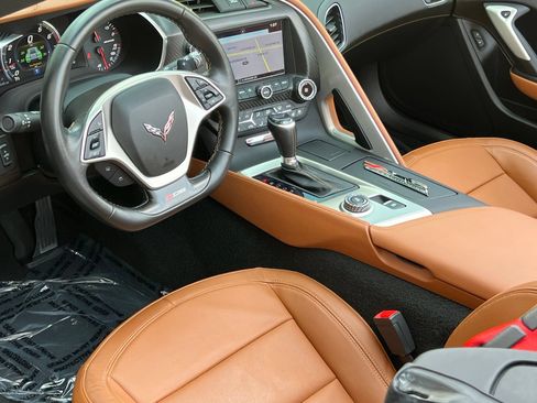 Used 2018 Chevrolet Corvette Z06 w/ Z07 Performance Package RWD image 2