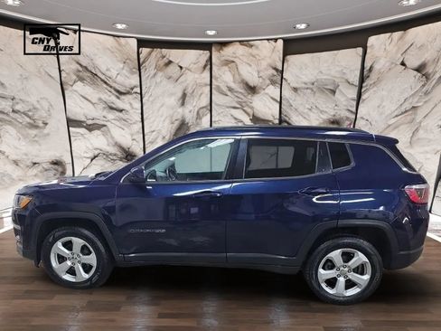 Used 2018 Jeep Compass Latitude w/ Popular Equipment Group AWD/4WD image 8