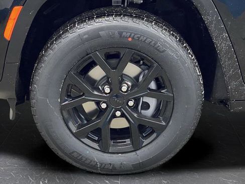 New 2026 Jeep Grand Cherokee Altitude AWD/4WD image 38