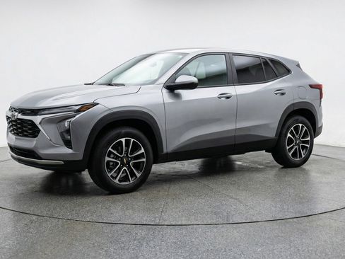 Used 2025 Chevrolet TrailBlazer LT image 3