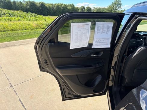 Used 2022 Chevrolet TrailBlazer RS w/ Sun and Liftgate Package AWD/4WD image 43