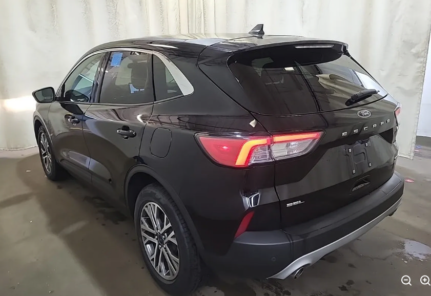 Used 2022 Ford Escape SEL FWD image 2