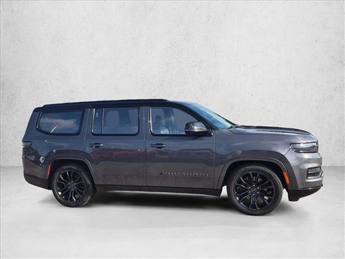 Used 2023 Jeep Grand Wagoneer Series III w/ Rear Seat Video Group 1 AWD/4WD image 4