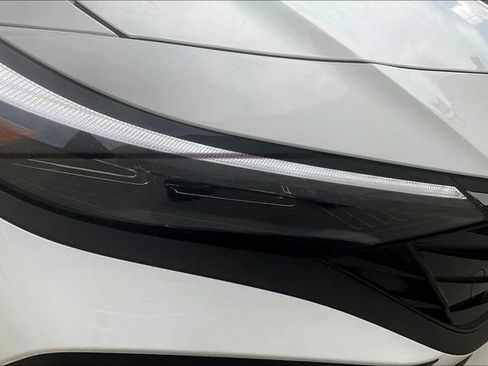 New 2025 Hyundai Elantra SEL image 31