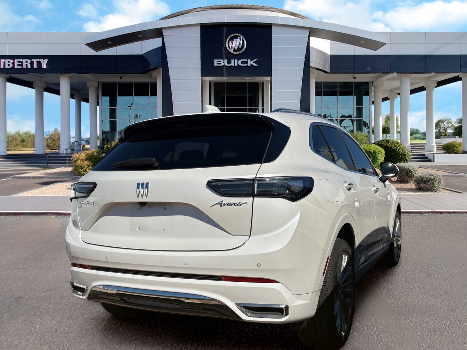 Used 2024 Buick Envision Avenir AWD/4WD image 2
