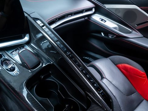 Used 2022 Chevrolet Corvette Stingray Premium Conv w/ Z51 Performance Package RWD image 15