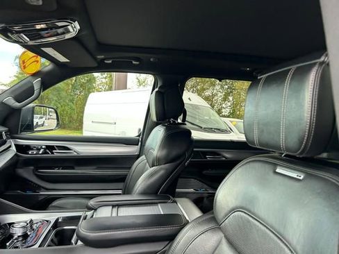 Used 2022 Jeep Grand Wagoneer Series I image 12