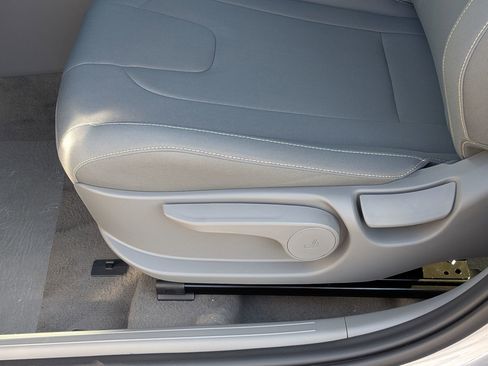 New 2026 Hyundai Elantra Blue image 18