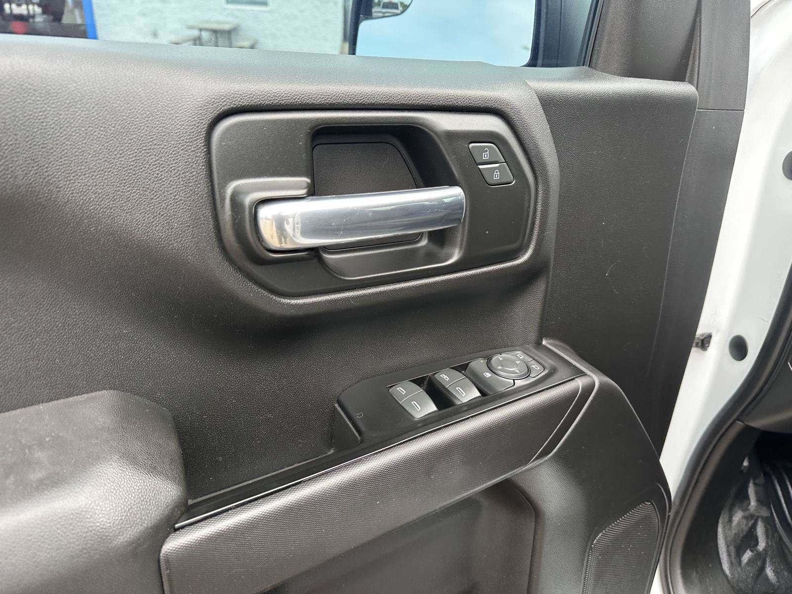 Used 2019 GMC Sierra 1500 4x4 Crew Cab w/ Convenience Package image 17
