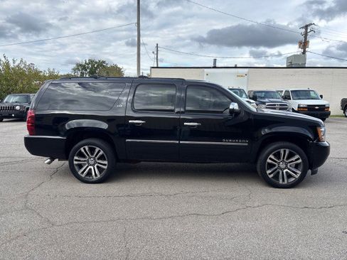Used 2013 Chevrolet Suburban LTZ image 4