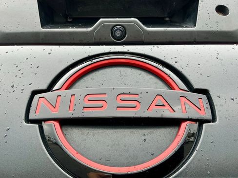 Used 2025 Nissan Frontier PRO-4X image 15