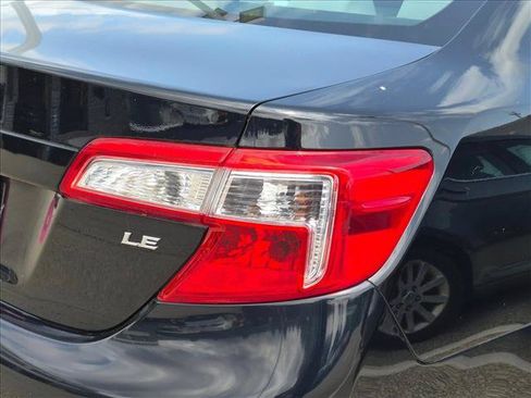 Used 2012 Toyota Camry LE FWD image 12