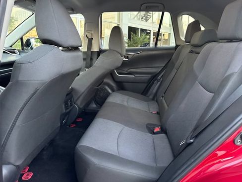 Used 2025 Toyota RAV4 XLE FWD image 24