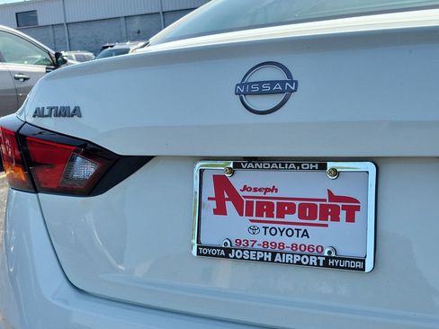 Used 2025 Nissan Altima 2.5 SV FWD image 7