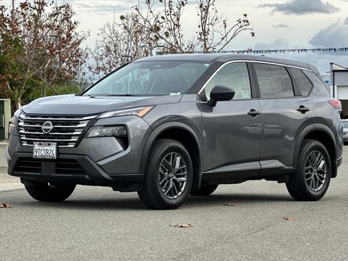 Certified 2025 Nissan Rogue S image 8