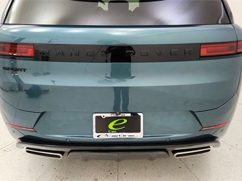 Used 2025 Land Rover Range Rover Sport Dynamic SE image 12