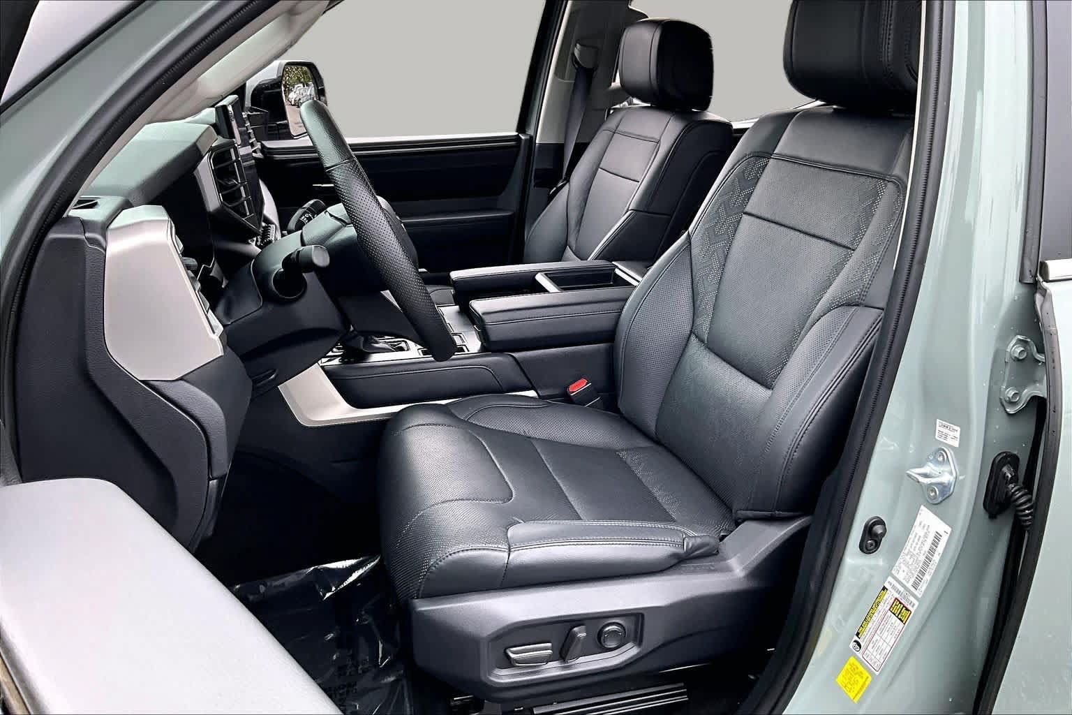 Used 2024 Toyota Tundra Limited AWD/4WD image 8