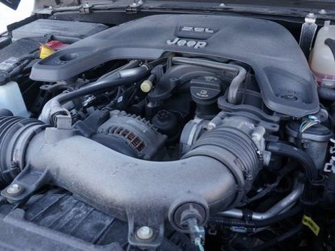 Used 2021 Jeep Gladiator Overland image 69