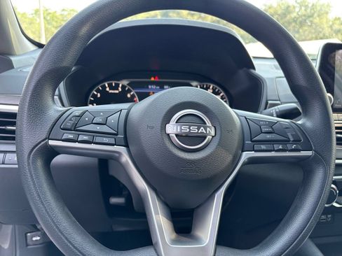 Used 2026 Nissan Altima 2.5 SV FWD image 28