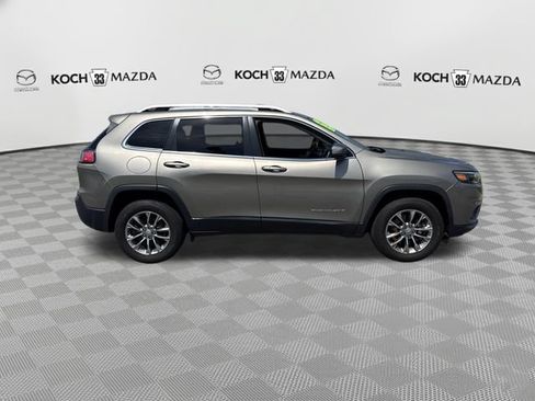 Used 2020 Jeep Cherokee Latitude Plus w/ Cold Weather Group AWD/4WD image 8