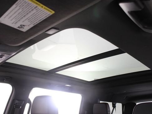 Used 2023 Chevrolet Suburban RST AWD/4WD image 10