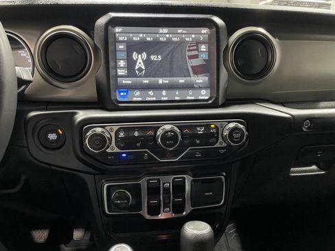 Used 2023 Jeep Wrangler Unlimited w/ Sun & Screen Package AWD/4WD image 11
