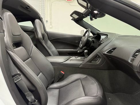 Used 2019 Chevrolet Corvette Stingray Coupe w/ 1LT image 13