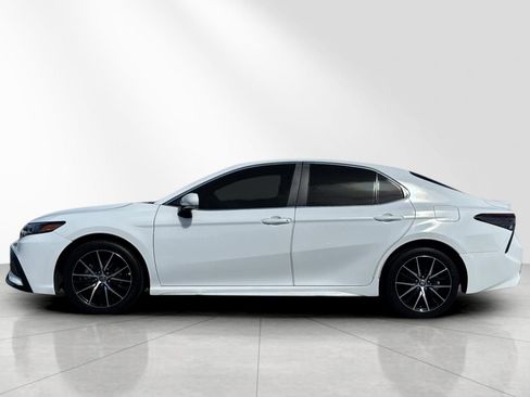 Used 2023 Toyota Camry SE FWD image 7