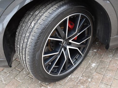 Used 2019 Audi Q8 Prestige w/ Luxury Package image 58