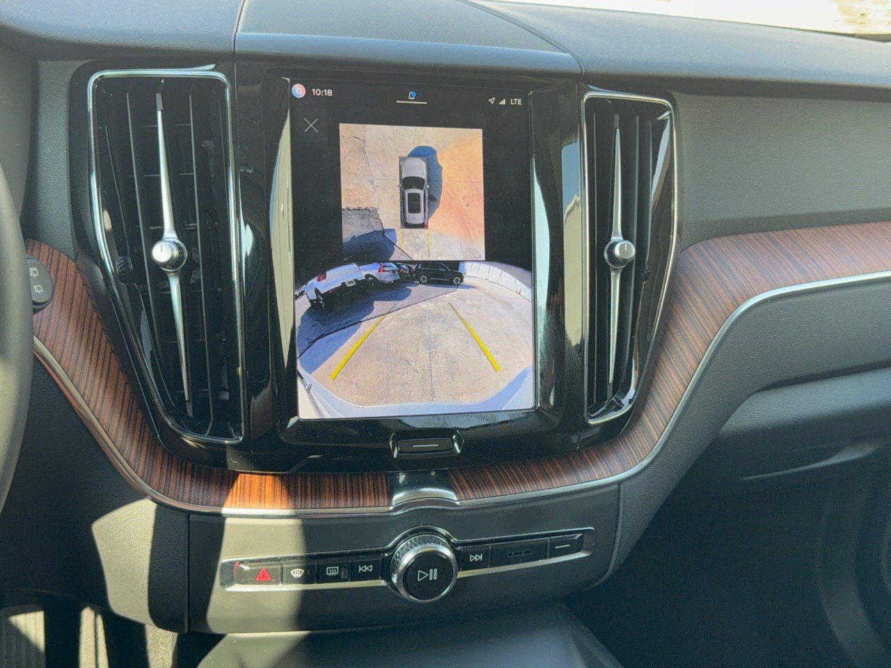 Certified 2024 Volvo XC60 B5 Plus AWD/4WD image 22