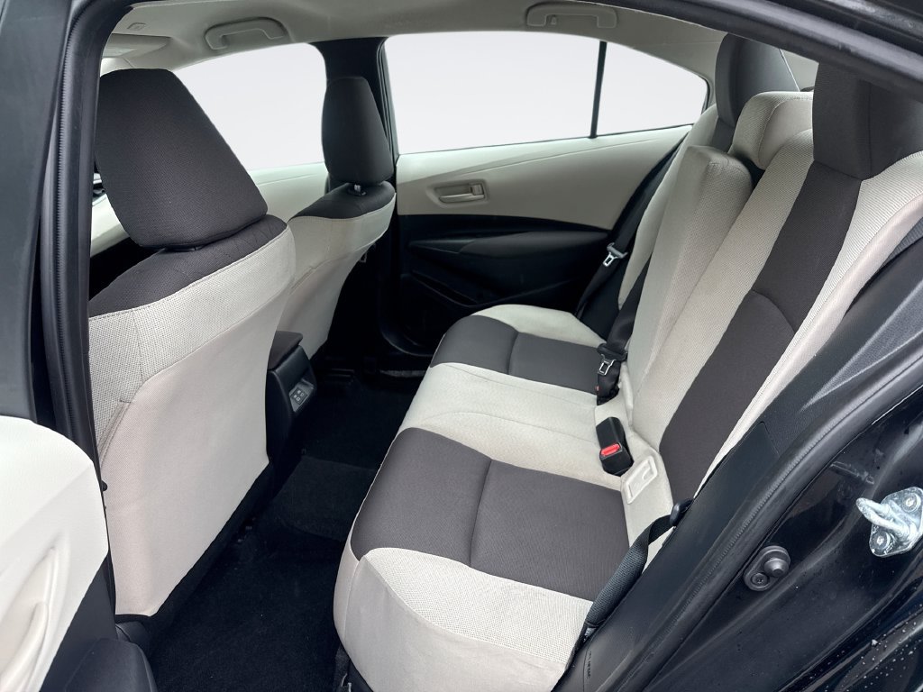 Used 2025 Toyota Corolla LE FWD image 24