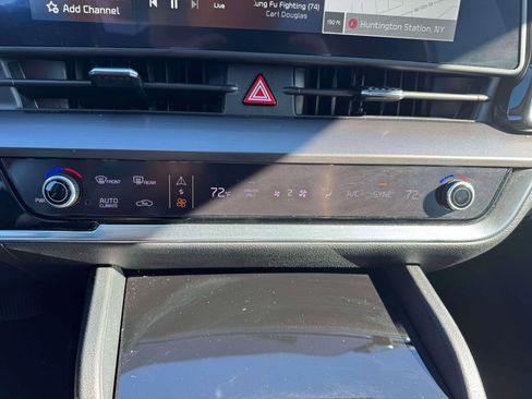 Used 2023 Kia Sportage EX image 28