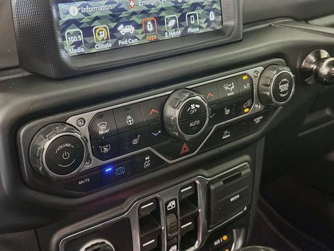 Used 2021 Jeep Wrangler Unlimited Rubicon 4xe w/ Cold Weather Group AWD/4WD image 23