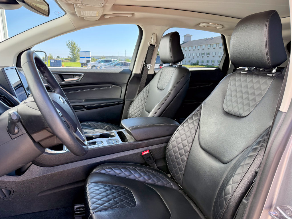 Used 2024 Ford Edge Titanium AWD/4WD image 11