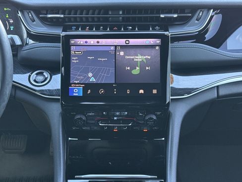 Used 2023 Jeep Grand Cherokee Trailhawk w/ Luxury Tech Group III image 30