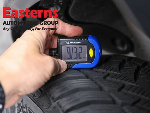 Used 2022 Toyota RAV4 SE AWD/4WD image 30