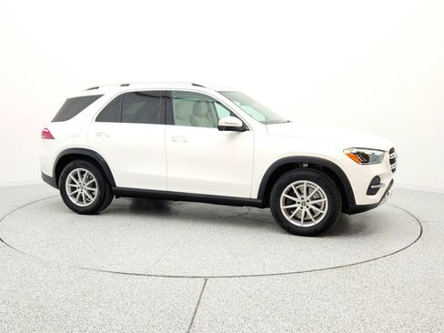 Used 2024 Mercedes-Benz GLE 350 4MATIC image 4
