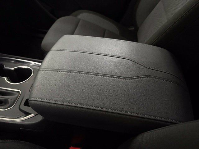 Used 2021 Chevrolet Traverse LT FWD image 49