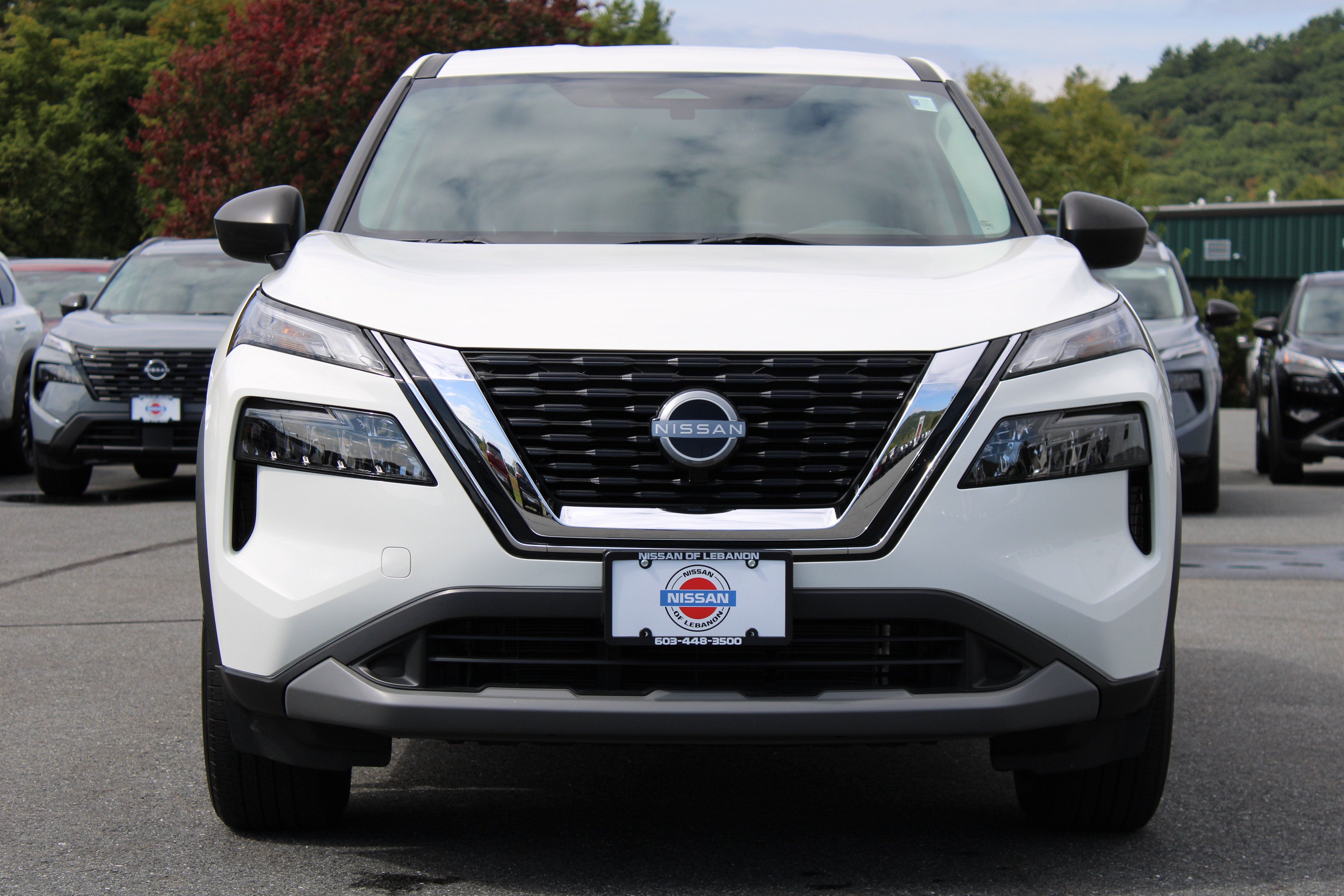Used 2023 Nissan Rogue S AWD/4WD image 2