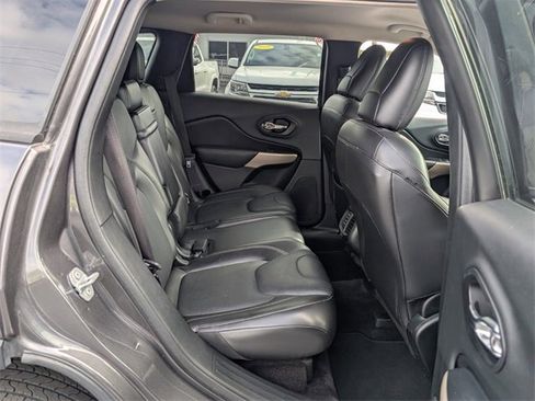 Used 2018 Jeep Cherokee Limited w/ Luxury Group image 14
