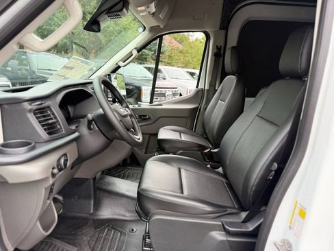 New 2026 Ford Transit 250 148 Medium Roof w/ Load Area Protection Package RWD image 11