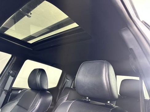 Used 2018 Toyota Tacoma TRD Sport image 30