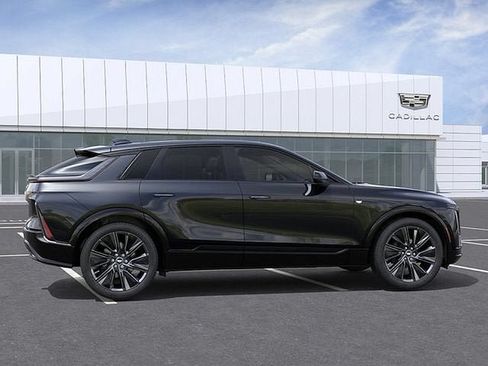 New 2026 Cadillac Lyriq Signature Sport w/ Nappa Leather Package AWD/4WD image 5