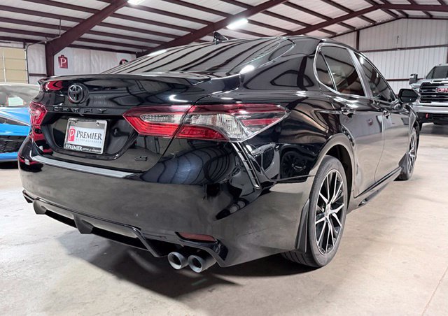 Used 2023 Toyota Camry SE FWD image 2