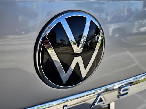 Used 2022 Volkswagen Atlas Cross Sport SEL R-Line w/ Cross Sport MDO Package image 36