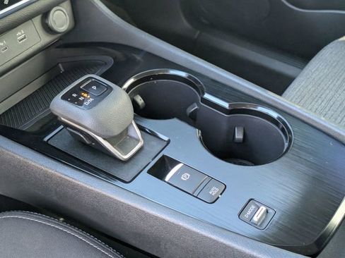 Used 2023 Nissan Rogue SV FWD image 17