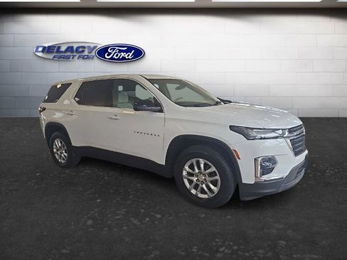 Used 2023 Chevrolet Traverse LS AWD/4WD image 8