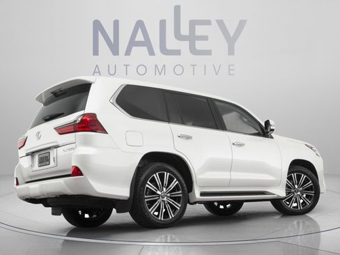 Certified 2021 Lexus LX 570 4WD w/ Luxury Package image 5