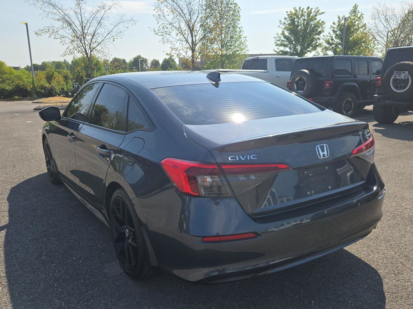 Used 2023 Honda Civic Sport image 5