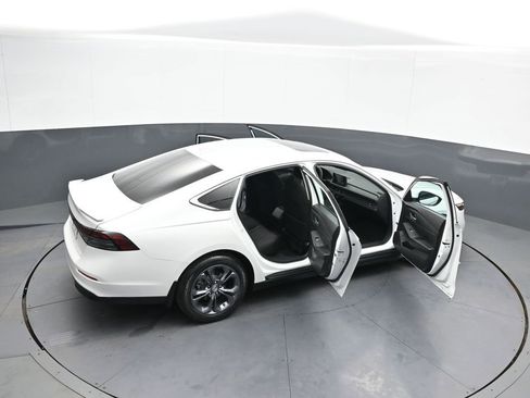 Certified 2023 Honda Accord EX image 44